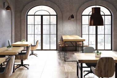 Karanlık beton kafe, ahşap masa