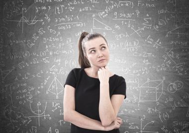 T shirt, formüller dalgın kadın