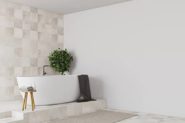 Tiled e canto do banheiro branco — Fotografia de Stock