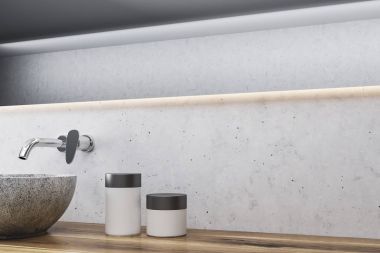 Gri banyo, lavabo yakın tarafı yukarı