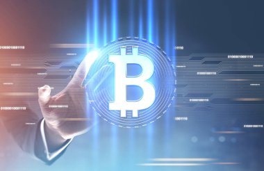 Parlak bitcoin işareti için ulaşan işadamı s el