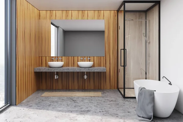 Деревянная ванная комната, зеркало — стоковое фото