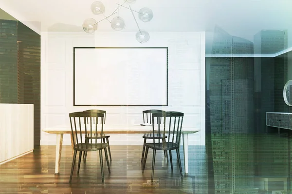 Sala de jantar azul e branco, cartaz e mesa — Fotografia de Stock