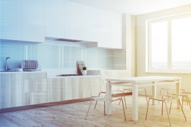 Ahşap yemek odası ve mutfak köşesi tonda