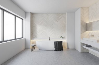 Beyaz ahşap banyo, küvet yuvarlak