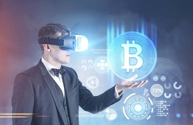 Bir bitcoin, Hud gösterilen Vr bardaklarda işadamı