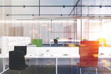 Ahşap açık alan ofis, yeşil tonlu