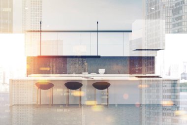 Beton zemin mutfak, beyaz masa, açık tonda