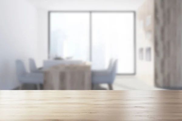 Серый кухонный уголок, панорамное размытие окна — стоковое фото