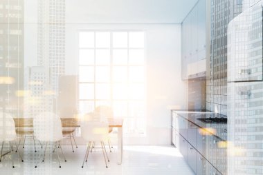 Beyaz yemek odası, ahşap zemin tonda