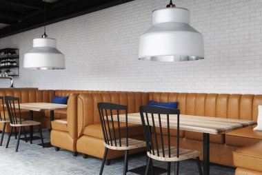 Beyaz Cafe inteiror, kahverengi kanepe
