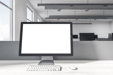 Bir office tablo açık beyaz masaüstü ekranda