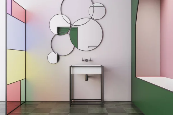 Rosa målat glas badrum inredning, badkar handfat — Stockfoto
