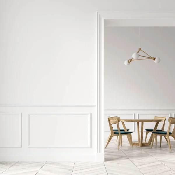 Λευκό τραπεζαρία, ξύλινες καρέκλες, πόρτα και τοίχο — Φωτογραφία Αρχείου