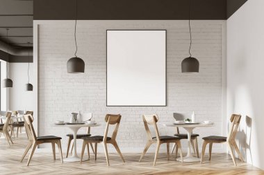 Beyaz Cafe iç, poster yan