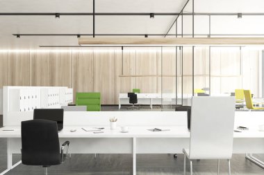 Soyunma odası dolapları ile ahşap ofis