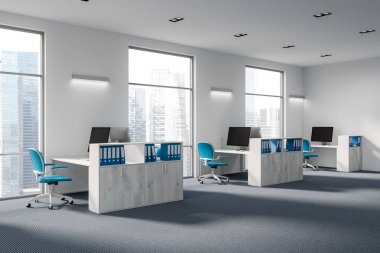 Bir köşede beyaz ofis, mavi ahşap raflar