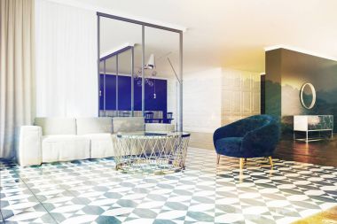 Oturma odası beyaz kanepe, mavi koltuk tonda