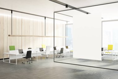 Ofis iç, yeşil ve sarı koltukları, duvar