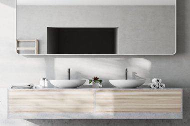 İki beyaz banyo lavabo