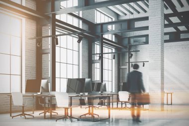Loft office köşe, tonda bilgisayar ekranları