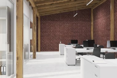 Tuğla açık alan ofis tavan arasında