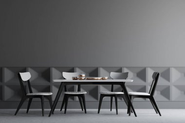 Gri yemek odası iç, ahşap sandalye