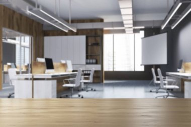 Gri duvar ofis, poster ve ekran görüntü