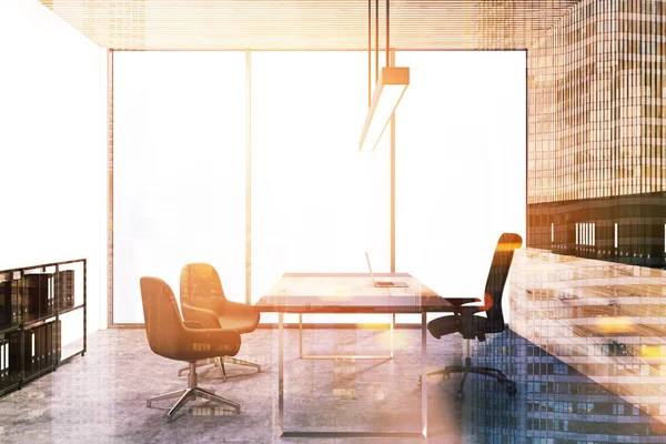 Panoramautsikt över trävägg VD office tonas — Stockfoto