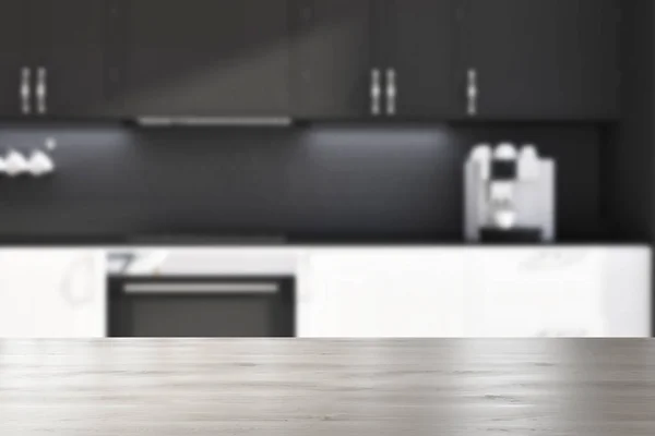 Cucina a parete nera, controsoffitti bianchi sfocati — Foto Stock