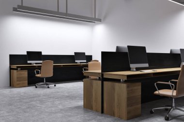 Açık alan office ile ahşap masa beyaz