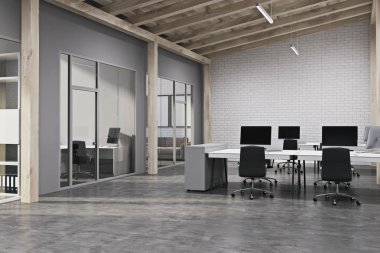 Beyaz tuğla açık alan ofis, tavan