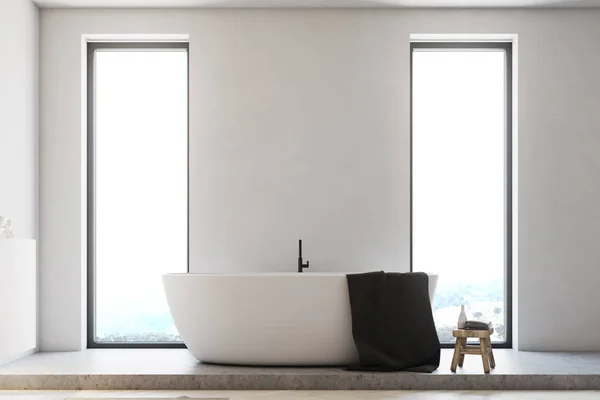 Minimalistyczna łazienka, biały z hydromasażem — Zdjęcie stockowe
