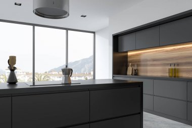 Panoramik siyah ve ahşap mutfak yan