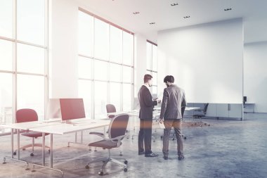 Beton zemin açık alan office köşesi, duvar