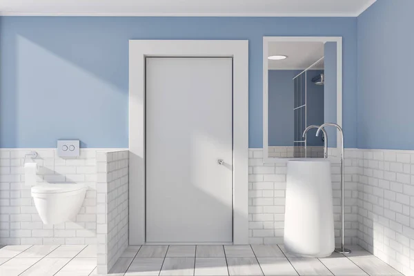 Baño de pared azul y ladrillo, lavabo redondo, inodoro —  Fotos de Stock