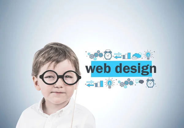 Sevimli küçük çocuk gözlüklü, web tasarım — Stok fotoğraf