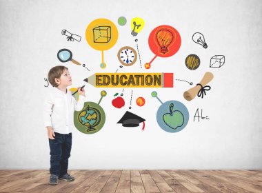 Sevimli küçük çocuk bir marker, eğitim ile