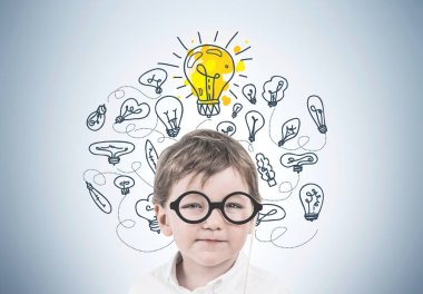 Gözlüklü, birçok fikir şirin küçük çocuk