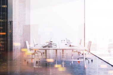 Tonda gri duvar açık alan ofis iç