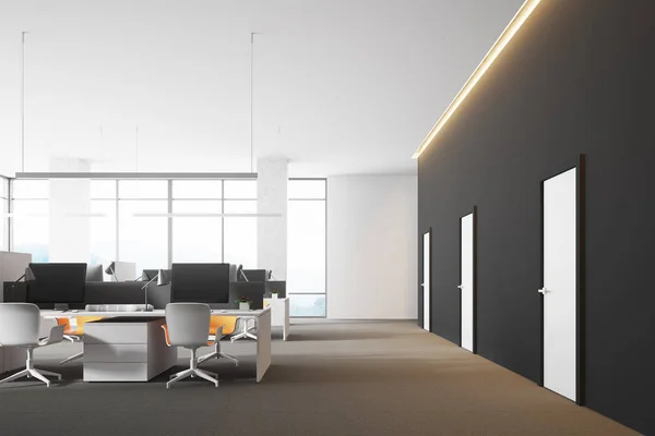 Ufficio open space panoramico, pareti grigie, frontale — Foto Stock
