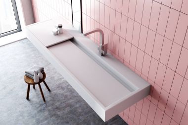 Pembe banyo iç, en iyi görünümde lavabo