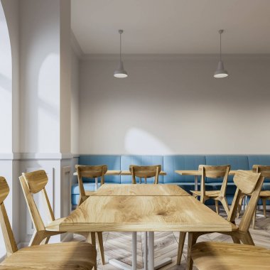 Ahşap sandalyeler beyaz kafe, yakın çekim