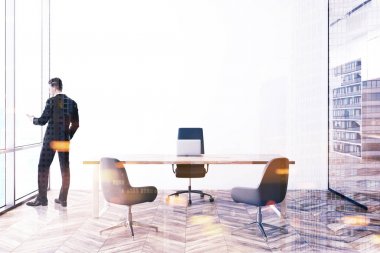 Beyaz duvar Yöneticisi s office tonda