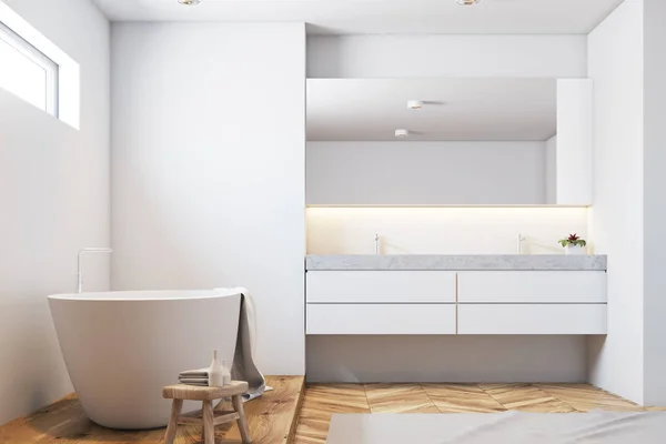 Azulejo blanco cuarto de baño interior, bañera blanca primer plano — Foto de Stock