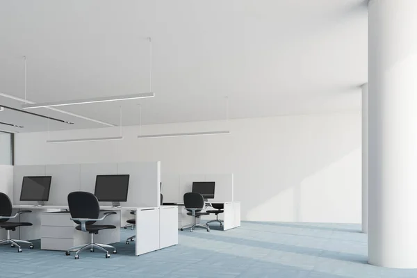 Blauwe vloer open ruimte kantoor hoek, kolommen — Stockfoto