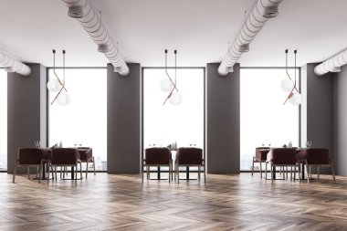 Kırmızı sandalye çatı kafe iç