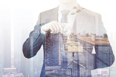 Bir şehirde tanınmaz halde genç işadamı