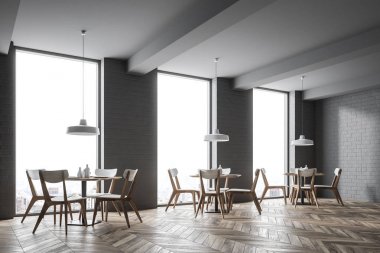 Bir gri tuğla çatı kafe köşesinde