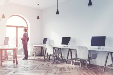 Adam Loft beyaz açık alan office köşe, yakın çekim